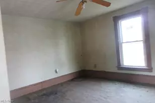 176 E Maryland Ave, Sebring, OH 44672 - Photo 16