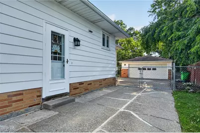 1860 Ridgewick Drive, Wickliffe, OH 44092 - Photo 4