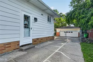1860 Ridgewick Dr, Wickliffe, OH 44092 - Photo 4