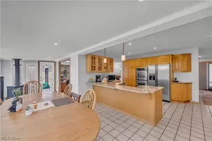 7170 Kingsview Rd, Sagamore Hills, OH 44067 - Photo 8