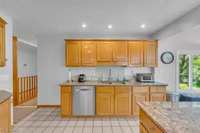 7170 Kingsview Road, Sagamore Hills, OH 44067 - Photo 6