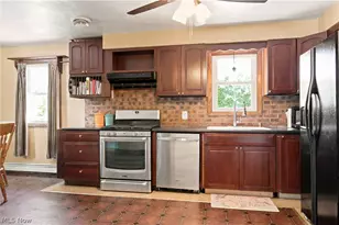 273 Blueberry Dr, Columbiana, OH 44408 - Photo 6