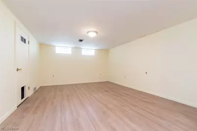 24100 Shaker Boulevard, Huber Heights, OH 44122 - Photo 30