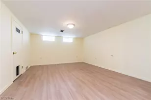 24100 Shaker Blvd, Huber Heights, OH 44122 - Photo 30