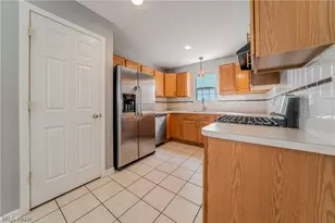 2477 W 5th St, Loveland, OH 44113 - Photo 12