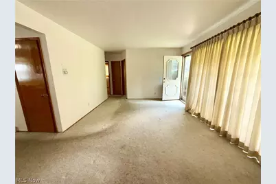 142 N Main Street N, Youngstown, OH 44515 - Photo 4