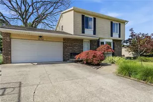1038 Hampton Dr, Macedonia, OH 44056 - Photo 2