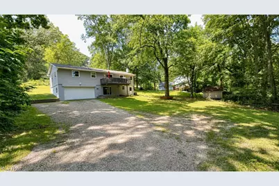 8470 Shadyview Avenue NW, Clinton, OH 44216 - Photo 4