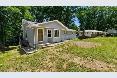 8470 Shadyview Avenue NW, Clinton, OH 44216 - Photo 2