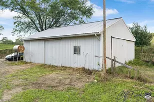 2011 Gordon Rd NW, Dover, OH 44622 - Photo 12