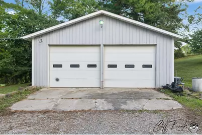 2011 Gordon Road NW, Dover, OH 44622 - Photo 6