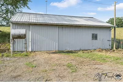 2011 Gordon Road NW, Dover, OH 44622 - Photo 10