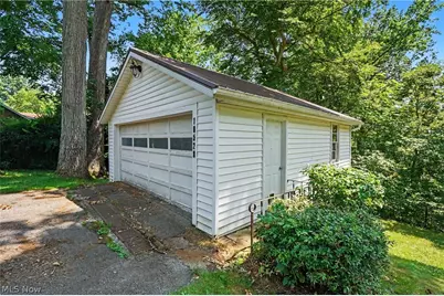 10528 Country Club Lane, Deerfield, OH 44449 - Photo 34