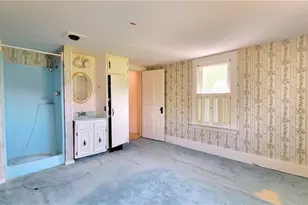 603 Poplar Ave, Williamstown, WV 26187 - Photo 14