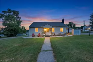 425 Taylor St, Zanesville, OH 43701 - Photo 2