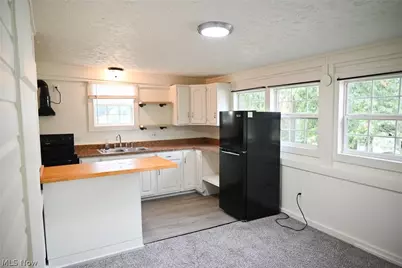 1055 Blue Avenue, Zanesville, OH 43701 - Photo 2