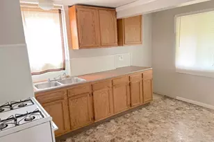 627 Roscoe Ave, Akron, OH 44306 - Photo 14