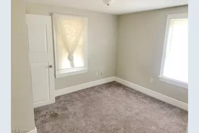 627 Roscoe Avenue, Akron, OH 44306 - Photo 8