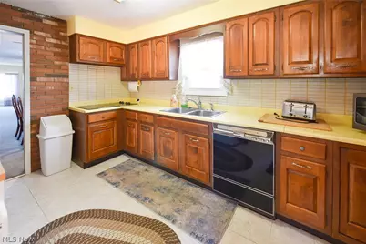 2696 Christensen Avenue, Akron, OH 44314 - Photo 16