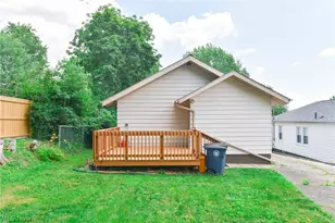 2696 Christensen Ave, Akron, OH 44314 - Photo 4