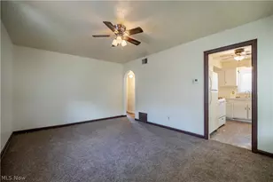 939 Clifford Ave, Akron, OH 44306 - Photo 6
