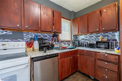 190 E Archwood Avenue, Akron, OH 44301 - Photo 12