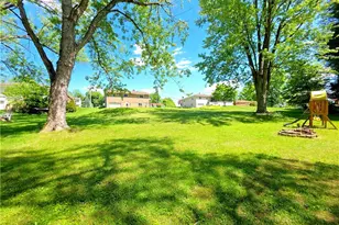 329 Thomas St, Wintersville, OH 43953 - Photo 4