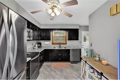 310 N 10th Street, Cambridge, OH 43725 - Photo 16