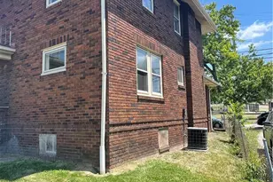 609 1st St NE, Massillon, OH 44646 - Photo 4
