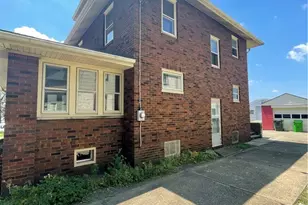 609 1st St NE, Massillon, OH 44646 - Photo 2