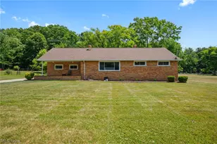 2075 Heatherlane Dr, Grandview Heights, OH 44147 - Photo 10