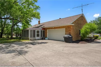 2075 Heatherlane Drive, Grandview Heights, OH 44147 - Photo 42