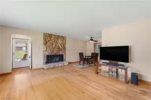 2075 Heatherlane Dr, Grandview Heights, OH 44147 - Photo 16