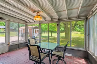 2075 Heatherlane Dr, Grandview Heights, OH 44147 - Photo 32