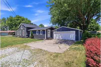 1055 Jackson Street, Vermilion, OH 44089 - Photo 2