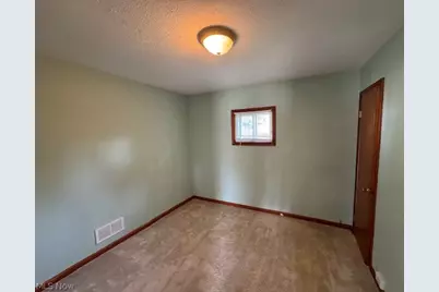 856 Peach Boulevard, Willoughby, OH 44094 - Photo 8