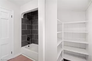 16805 Milburn Ave, Loveland, OH 44135 - Photo 14