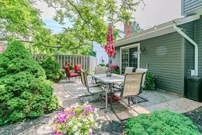 397 Connie Court, Eastlake, OH 44095 - Photo 4