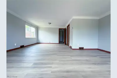 14330 Lakewood Heights Boulevard #UP, Oakwood, OH 44107 - Photo 6