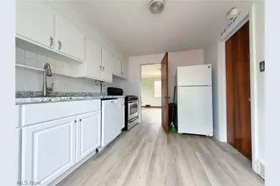 14330 Lakewood Heights Boulevard #UP, Oakwood, OH 44107 - Photo 2