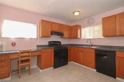 2327 Bel Aire Lane, Youngstown, OH 44514 - Photo 6