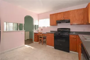 2327 Bel Aire Ln, Youngstown, OH 44514 - Photo 8