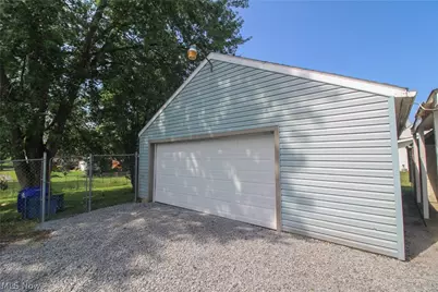 2327 Bel Aire Lane, Youngstown, OH 44514 - Photo 22