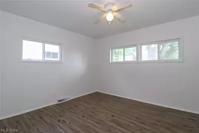 2327 Bel Aire Lane, Youngstown, OH 44514 - Photo 12