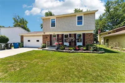 310 Bayshore Drive, Eastlake, OH 44095 - Photo 2