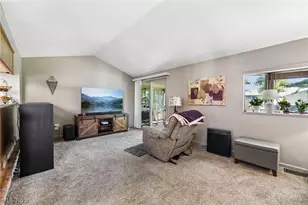 310 Bayshore Dr, Eastlake, OH 44095 - Photo 8