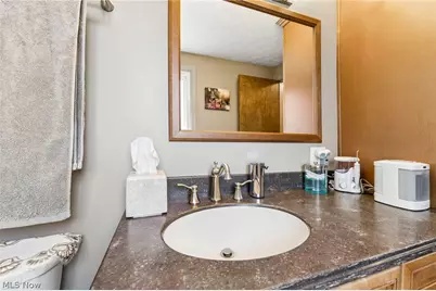 310 Bayshore Drive, Eastlake, OH 44095 - Photo 32