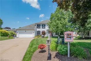 478 Amberwood Dr, Akron, OH 44312 - Photo 2