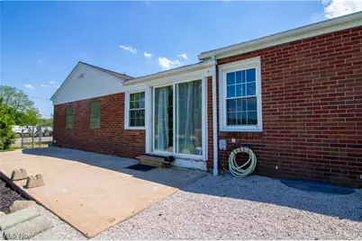 10381 Portage Street NW, Canal Fulton, OH 44614 - Photo 16