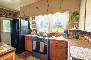 418 E Tuscarawas Ave, Gnadenhutten, OH 44629 - Photo 10